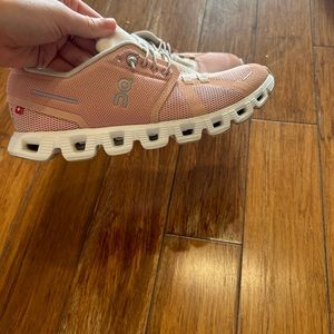 Gently worn oncloud sneakers
